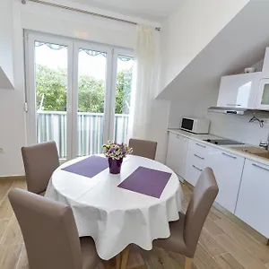 Arta Apartment